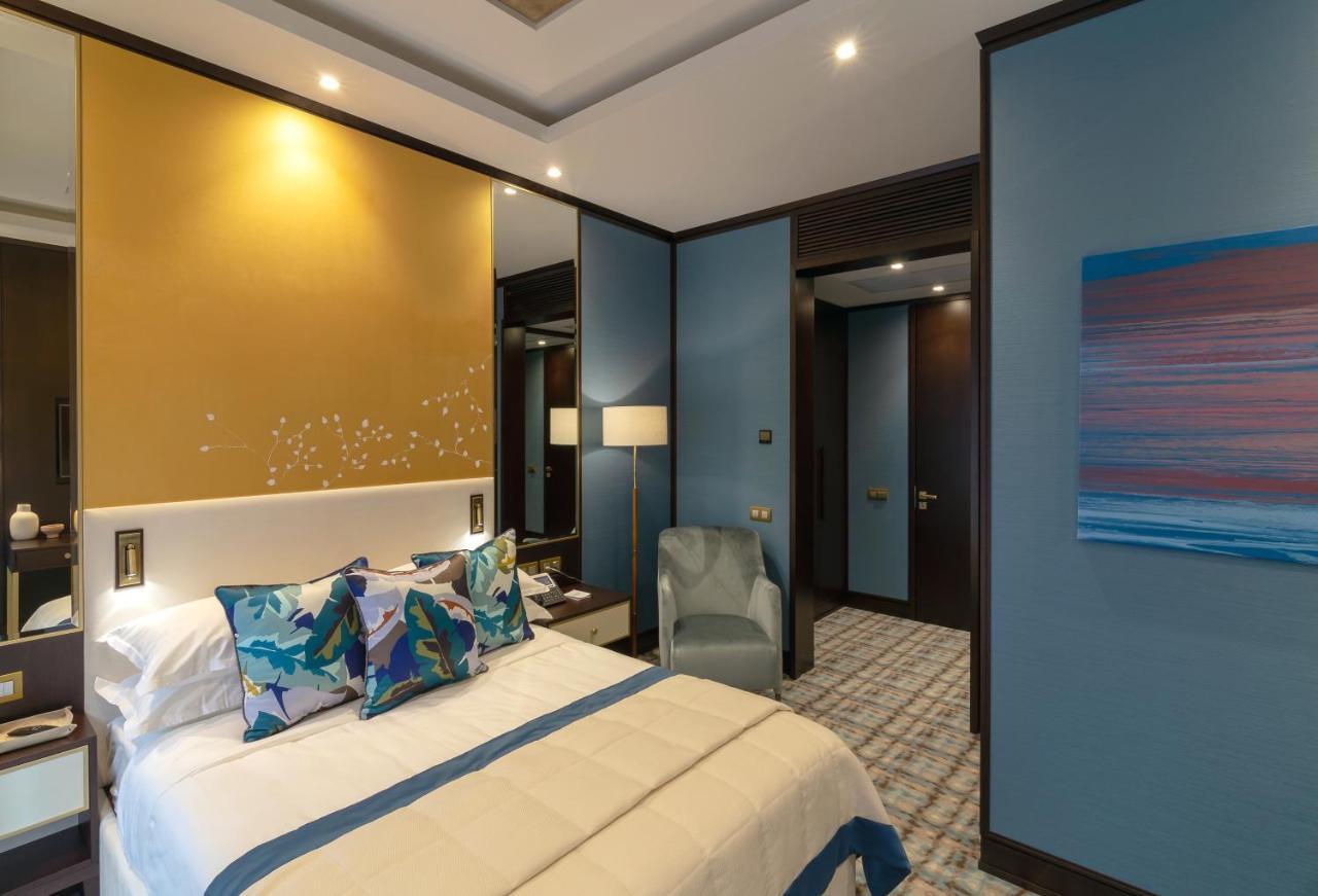Soho Boutique Hotel Dnipro Exteriör bild