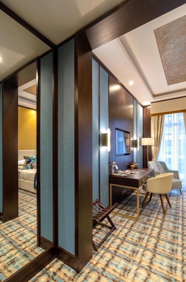 Soho Boutique Hotel Dnipro Exteriör bild