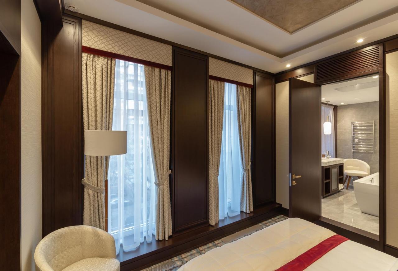 Soho Boutique Hotel Dnipro Exteriör bild