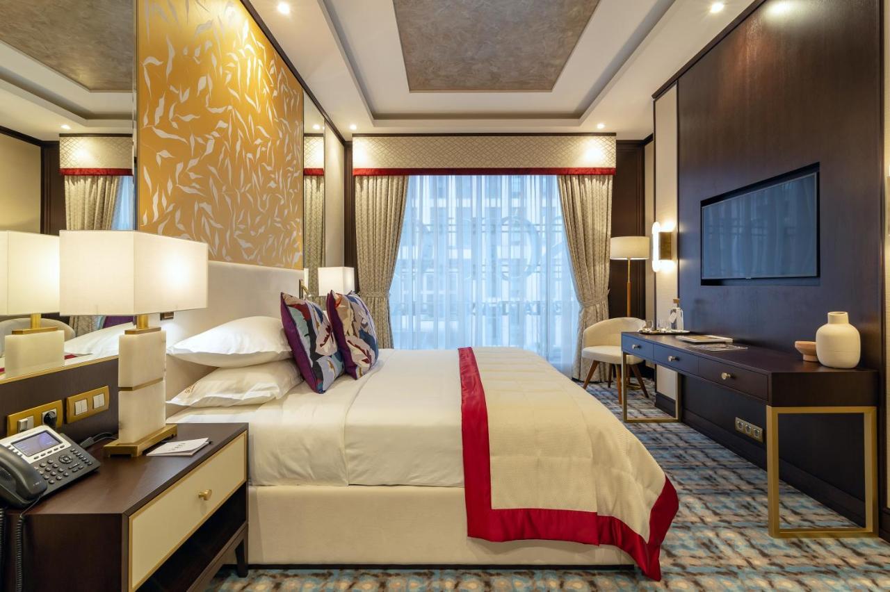 Soho Boutique Hotel Dnipro Exteriör bild