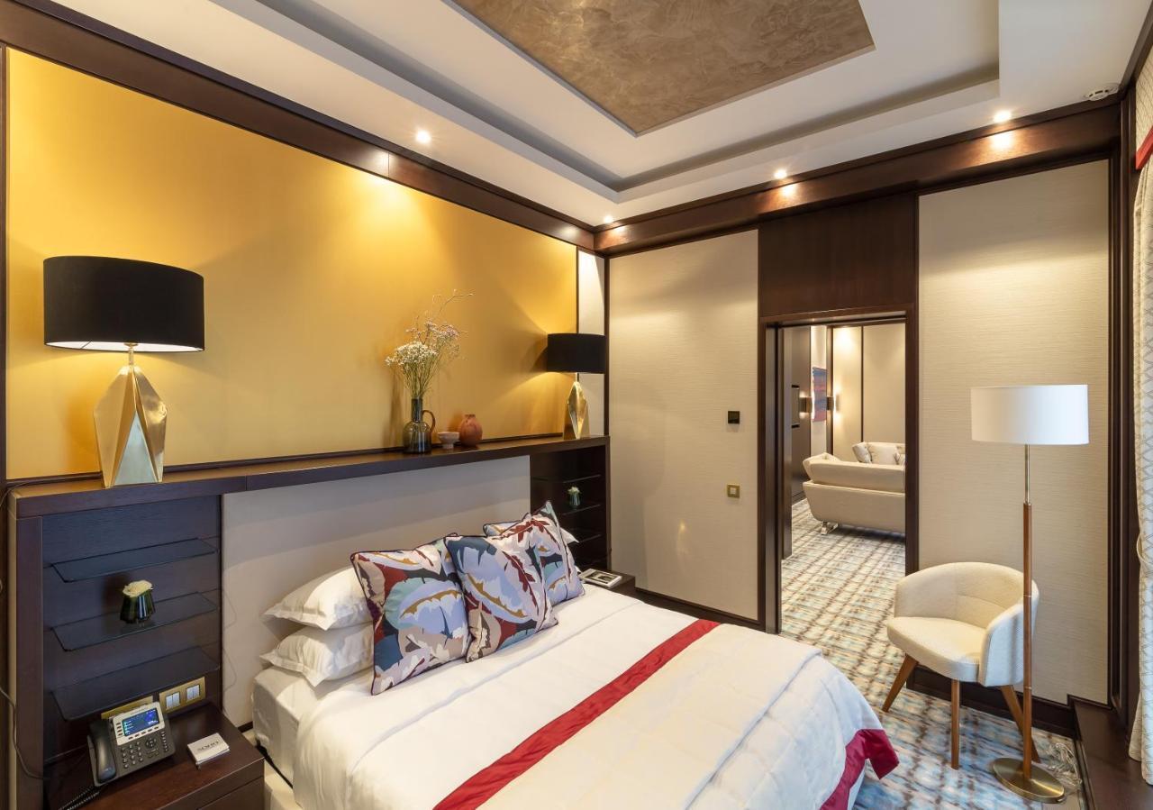 Soho Boutique Hotel Dnipro Exteriör bild