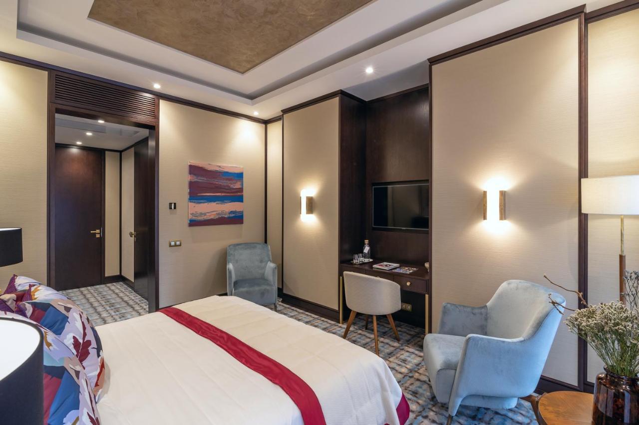 Soho Boutique Hotel Dnipro Exteriör bild